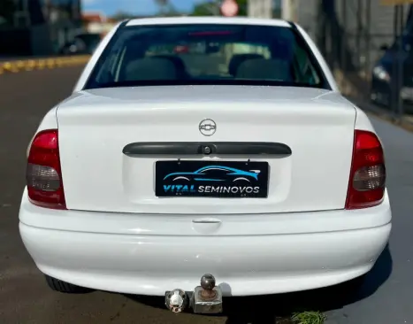 CHEVROLET Classic Sedan 1.6 4P, Foto 5