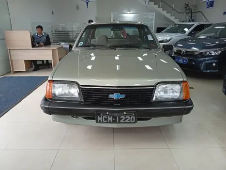 CHEVROLET Monza Hatch 1.8 SL/E, Foto 2