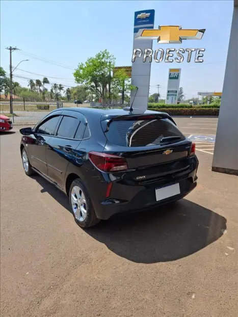 CHEVROLET Onix Hatch 1.0 4P FLEX LTZ TURBO AUTOMÁTICO, Foto 5 CHEVROLET Onix Hatch 1.0 4P FLEX LTZ TURBO AUTOMÁTICO, Foto 5