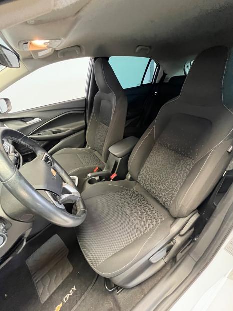 CHEVROLET Onix Hatch 1.0 12V 4P FLEX LT TURBO AUTOMTICO, Foto 8