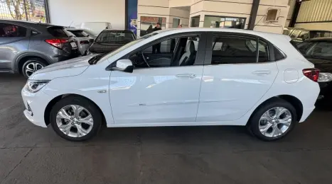 CHEVROLET Onix Hatch 1.0 12V 4P FLEX PREMIER TURBO AUTOMTICO, Foto 2