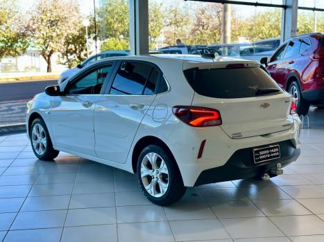 CHEVROLET Onix Hatch 1.0 12V 4P FLEX PREMIER 2 TURBO AUTOMÁTICO, Foto 4 CHEVROLET Onix Hatch 1.0 12V 4P FLEX PREMIER 2 TURBO AUTOMÁTICO, Foto 4