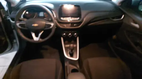 CHEVROLET Onix Hatch 1.4 4P FLEX ACTIV AUTOMÁTICO, Foto 7 CHEVROLET Onix Hatch 1.4 4P FLEX ACTIV AUTOMÁTICO, Foto 7