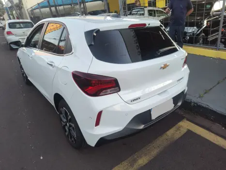 CHEVROLET Onix Hatch 1.0 12V 4P FLEX PREMIER 2 TURBO AUTOMTICO, Foto 6