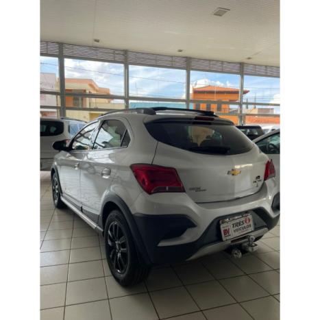 CHEVROLET Onix Hatch 1.4 4P FLEX ACTIV AUTOMÁTICO, Foto 4 CHEVROLET Onix Hatch 1.4 4P FLEX ACTIV AUTOMÁTICO, Foto 4