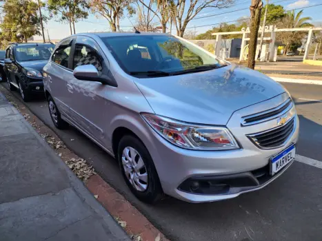 CHEVROLET Onix Hatch 1.0 4P FLEX LT, Foto 4