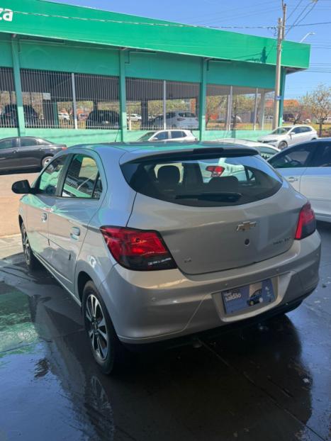CHEVROLET Onix Hatch 1.4 4P FLEX LTZ, Foto 5