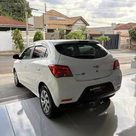 CHEVROLET Onix Hatch 1.4 4P FLEX LT, Foto 4