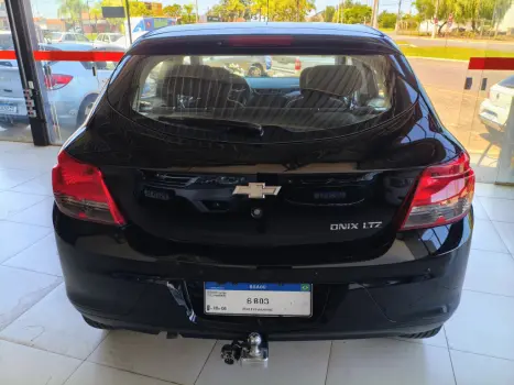 CHEVROLET Onix Hatch 1.4 4P FLEX LTZ AUTOM�TICO, Foto 2