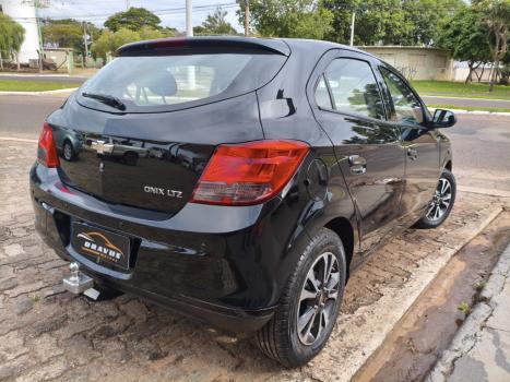 CHEVROLET Onix Hatch 1.4 4P FLEX LTZ AUTOM�TICO, Foto 14