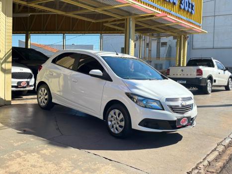 CHEVROLET Onix Hatch 1.4 4P FLEX LT, Foto 3