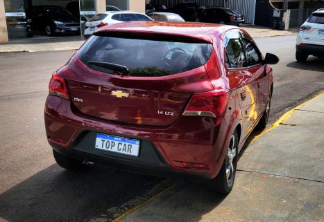 CHEVROLET Onix Hatch 1.4 4P FLEX LTZ, Foto 4