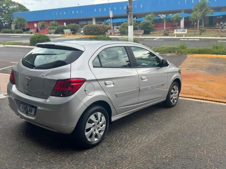 CHEVROLET Onix Hatch 1.4 4P FLEX LT, Foto 3