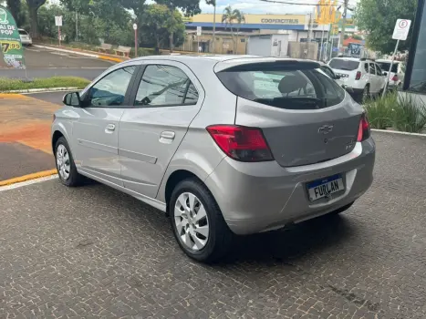 CHEVROLET Onix Hatch 1.4 4P FLEX LT, Foto 4