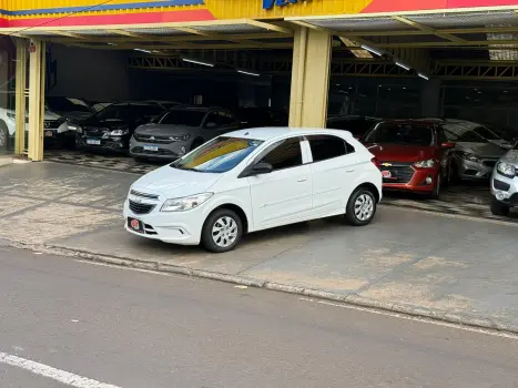 CHEVROLET Onix Hatch 1.0 4P FLEX LT, Foto 3