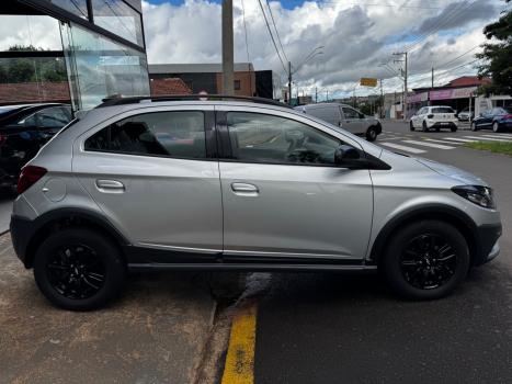 CHEVROLET Onix Hatch 1.4 4P FLEX ACTIV AUTOM�TICO, Foto 4