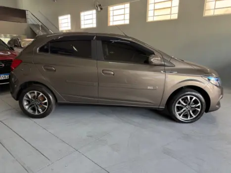 CHEVROLET Onix Hatch 1.4 4P FLEX LT AUTOM�TICO, Foto 4