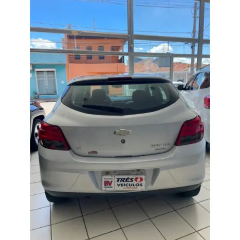 CHEVROLET Onix Hatch 1.4 4P FLEX LTZ, Foto 5