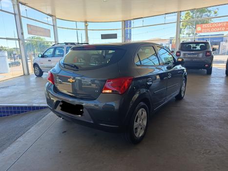 CHEVROLET Onix Hatch 1.4 4P FLEX LT, Foto 4