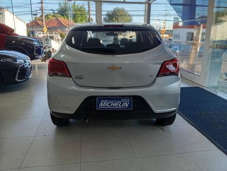CHEVROLET Onix Hatch 1.4 4P FLEX LT, Foto 5