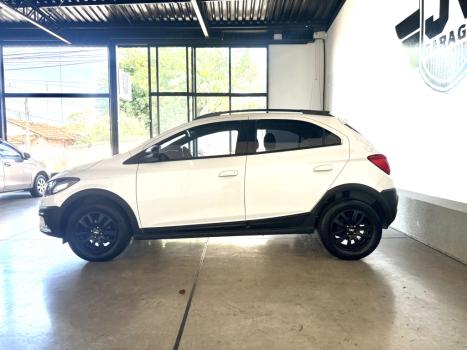 CHEVROLET Onix Hatch 1.4 4P FLEX ACTIV AUTOM�TICO, Foto 6