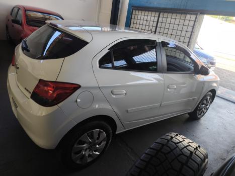 CHEVROLET Onix Hatch 1.4 4P FLEX LT, Foto 5