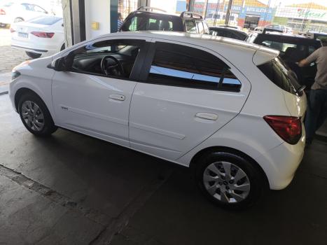 CHEVROLET Onix Hatch 1.4 4P FLEX LT, Foto 6