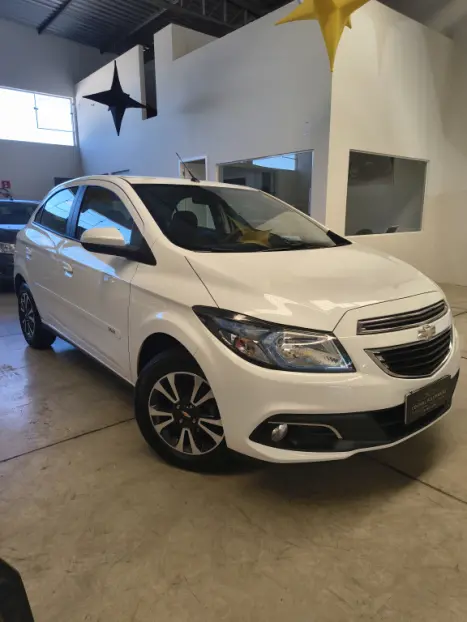 CHEVROLET Onix Hatch 1.4 4P FLEX LTZ, Foto 2