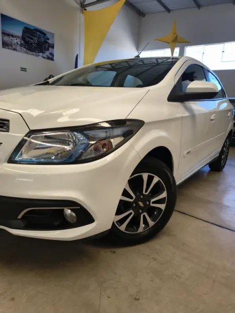 CHEVROLET Onix Hatch 1.4 4P FLEX LTZ, Foto 3