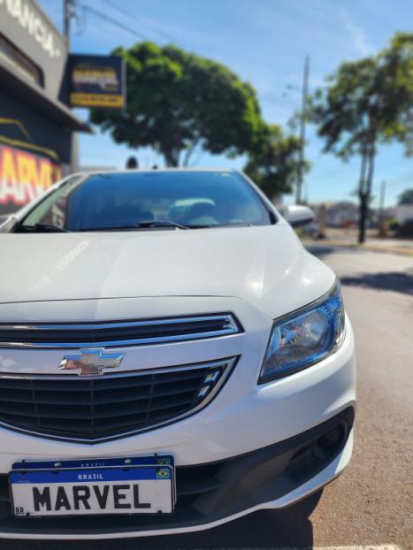 CHEVROLET Onix Hatch 1.4 4P FLEX LT, Foto 2