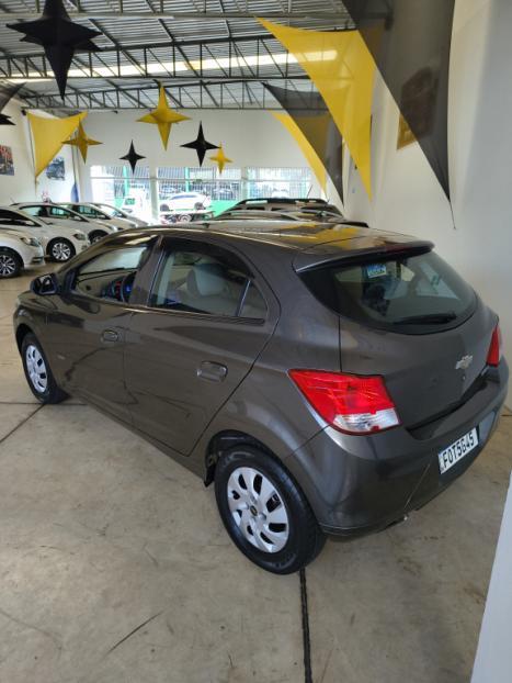 CHEVROLET Onix Hatch 1.0 4P FLEX LT, Foto 4