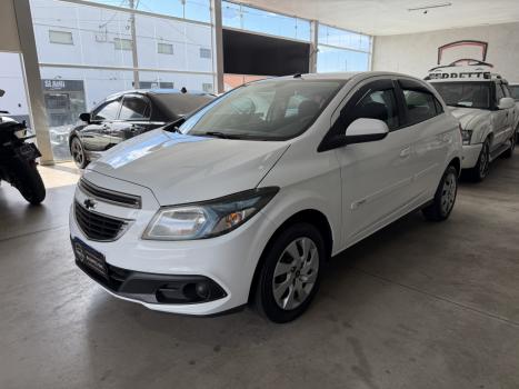 CHEVROLET Onix Hatch 1.4 4P FLEX LT, Foto 2