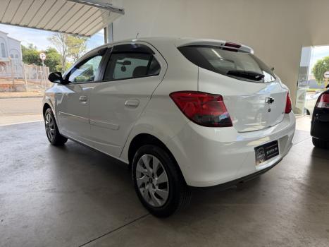 CHEVROLET Onix Hatch 1.4 4P FLEX LT, Foto 5