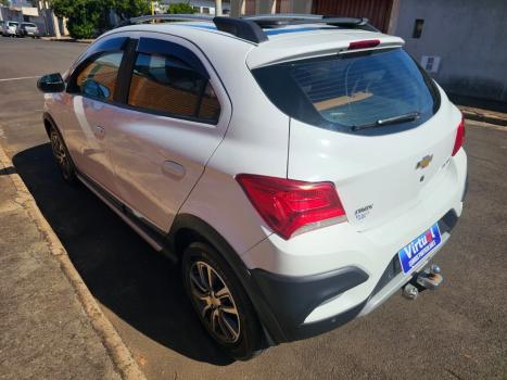 CHEVROLET Onix Hatch 1.4 4P FLEX ACTIV AUTOM�TICO, Foto 4