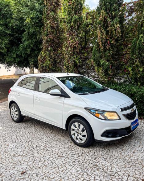 CHEVROLET Onix Hatch 1.4 4P FLEX LT, Foto 3
