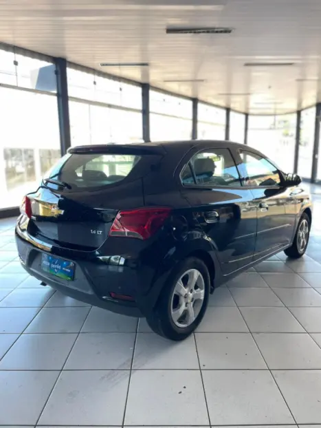 CHEVROLET Onix Hatch 1.4 4P FLEX LT, Foto 9