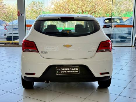 CHEVROLET Onix Hatch 1.4 4P FLEX LT, Foto 5