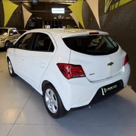 CHEVROLET Onix Hatch 1.4 4P FLEX LT AUTOM�TICO, Foto 6