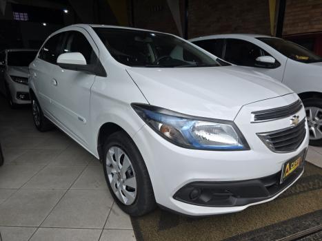 CHEVROLET Onix Hatch 1.4 4P FLEX LT, Foto 2