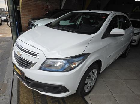 CHEVROLET Onix Hatch 1.4 4P FLEX LT, Foto 3
