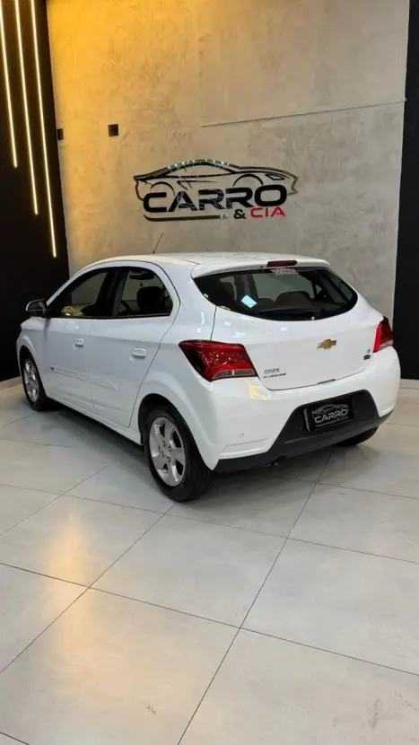 CHEVROLET Onix Hatch 1.4 4P FLEX ACTIV, Foto 5