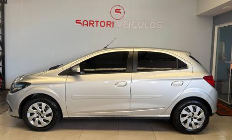 CHEVROLET Onix Hatch 1.4 4P FLEX LT, Foto 5