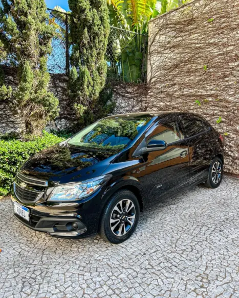 CHEVROLET Onix Hatch 1.4 4P FLEX LT, Foto 2