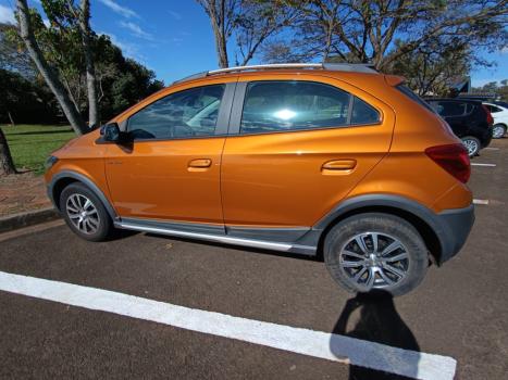CHEVROLET Onix Hatch 1.4 4P FLEX ACTIV AUTOM�TICO, Foto 3