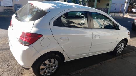 CHEVROLET Onix Hatch 1.4 4P FLEX LT, Foto 4