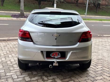 CHEVROLET Onix Hatch 1.4 4P FLEX LT, Foto 4