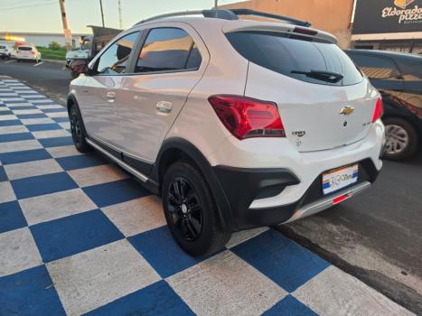 CHEVROLET Onix Hatch 1.4 4P FLEX ACTIV AUTOM�TICO, Foto 3