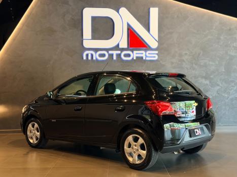 CHEVROLET Onix Hatch 1.4 4P FLEX LT, Foto 4