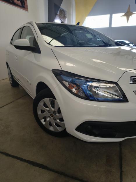 CHEVROLET Onix Hatch 1.4 4P FLEX LT, Foto 5