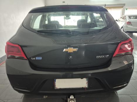 CHEVROLET Onix Hatch 1.4 4P FLEX LT, Foto 5